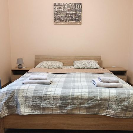Apartments Domovik Parkaniya, 2A Mukačevo Esterno foto