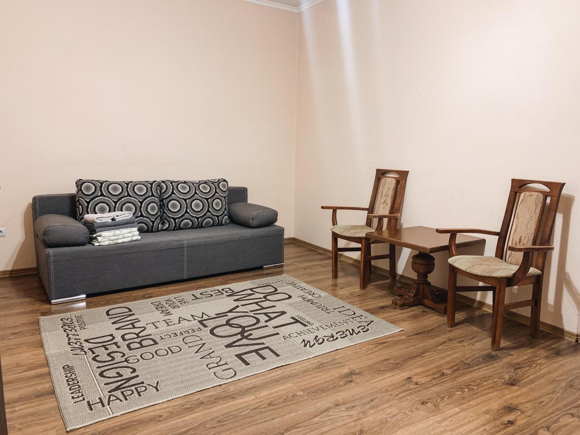 Apartments Domovik Parkaniya, 2A Mukačevo Esterno foto