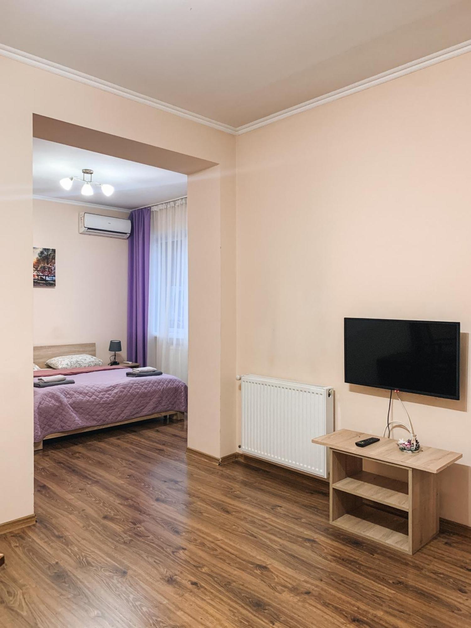 Apartments Domovik Parkaniya, 2A Mukačevo Esterno foto