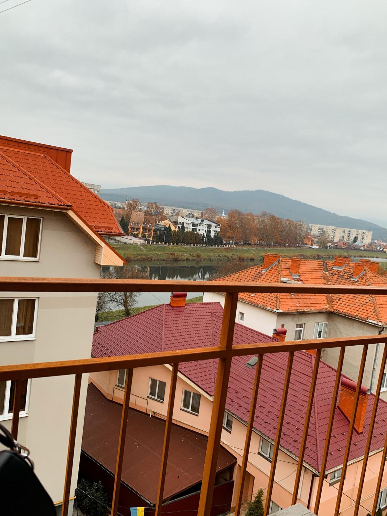 Apartments Domovik Parkaniya, 2A Mukačevo Esterno foto