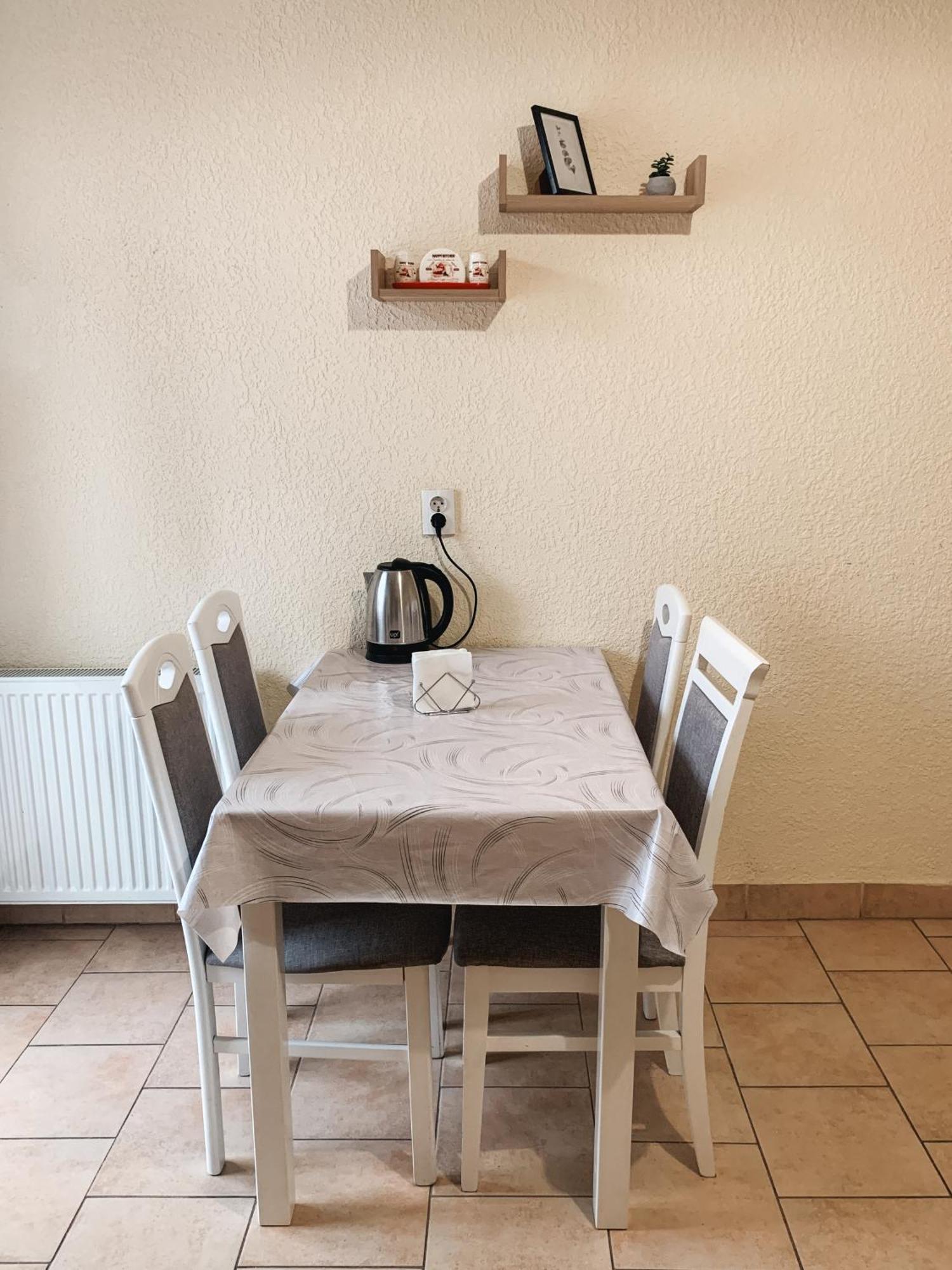 Apartments Domovik Parkaniya, 2A Mukačevo Esterno foto