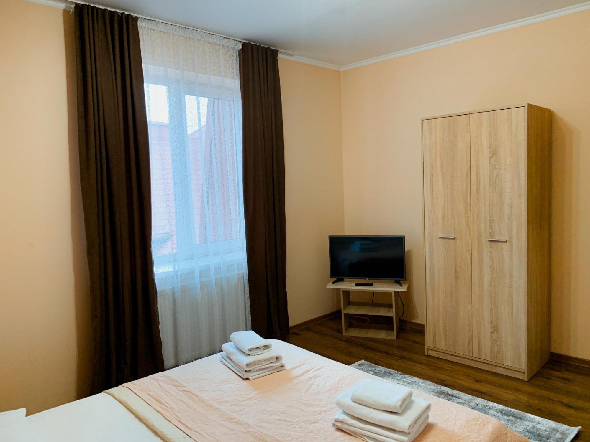 Apartments Domovik Parkaniya, 2A Mukačevo Esterno foto
